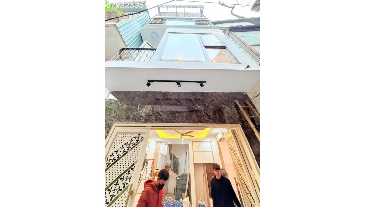 Bán Nhà! Văn Chương. Đống Đa. 27-30m x 4 tầng. Mặt Tiền 5m. Giá bán 7.5 tỷ.